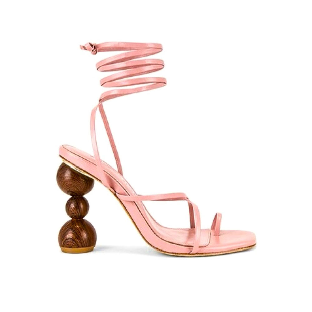 Song of style Pink heels.